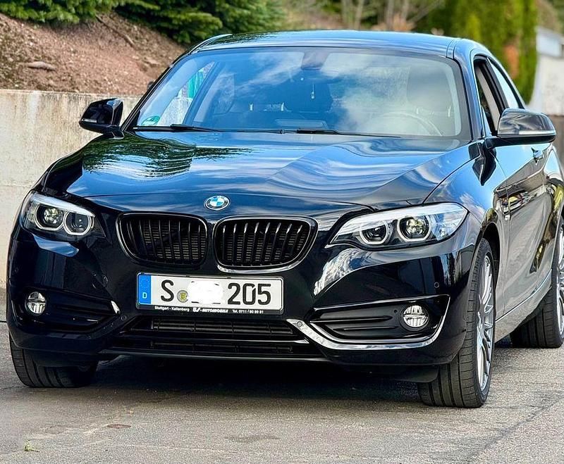 Schwarz Gebraucht 2018 BMW 218 Sport Line Coupé | 19.999 € (Teuer) - Bild 1/4