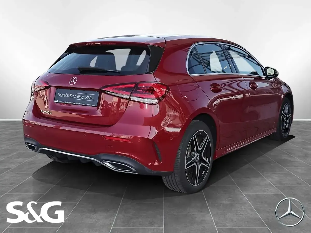 Gebraucht Mercedes A250 AMG 218 PS (160 kW) 2022 Manufaktur lack manufaktur patag Limousine