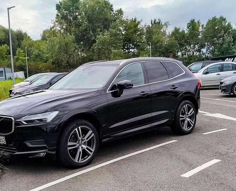 Schwarz Gebraucht 2019 Volvo XC60 Momentum SUV | 24.990 € (Fairer Preis) - Bild 1/4