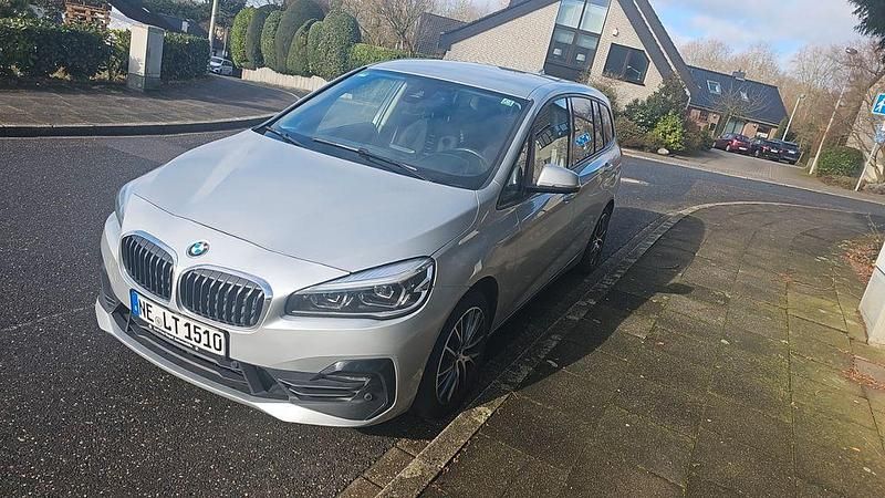 Gebraucht BMW 220 Gran Tourer Advantage 190 PS (139 kW) 2019 Silber Van / Kleinbus