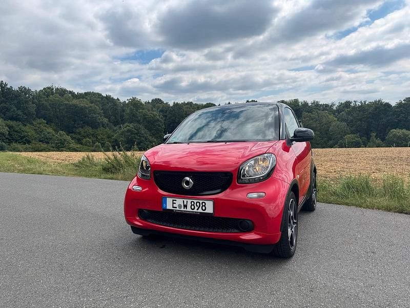 Rot Gebraucht 2016 Smart ForTwo Coupé Prime Kleinwagen | 9.600 € - Bild 1/4