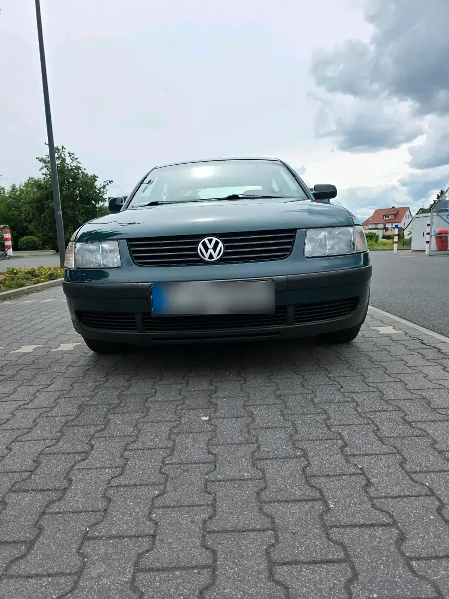 Gebraucht VW Passat 90 PS (66 kW) 1998 Grün Limousine