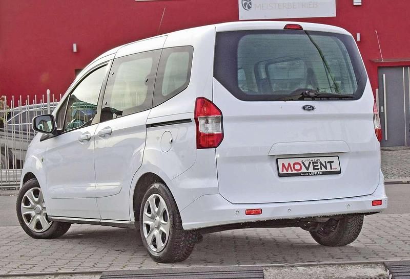 Gebraucht Ford Tourneo Ambiente 101 PS (74 kW) 2019 Weiß Kombi