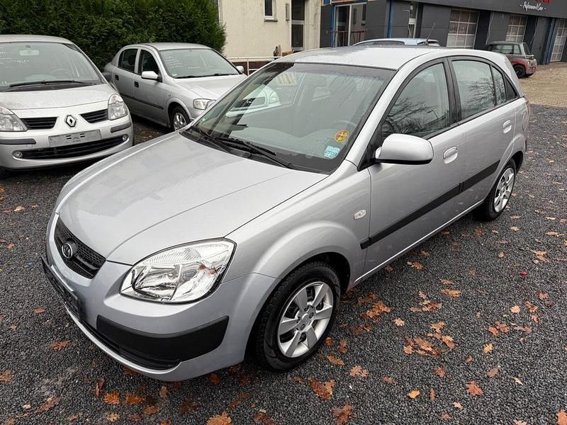 Silber Gebraucht 2008 Kia Rio EX Limousine | 3.500 € (Etwas zu teuer) - Bild 1/4