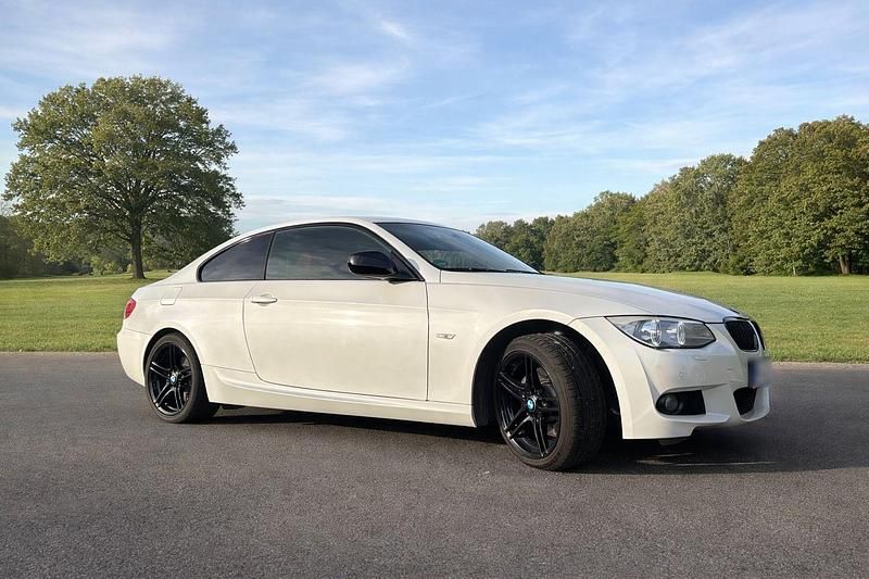 Second-hand BMW 330 Efficient Dynamics 245 CP (180 kW) 2011 Alb Coupe