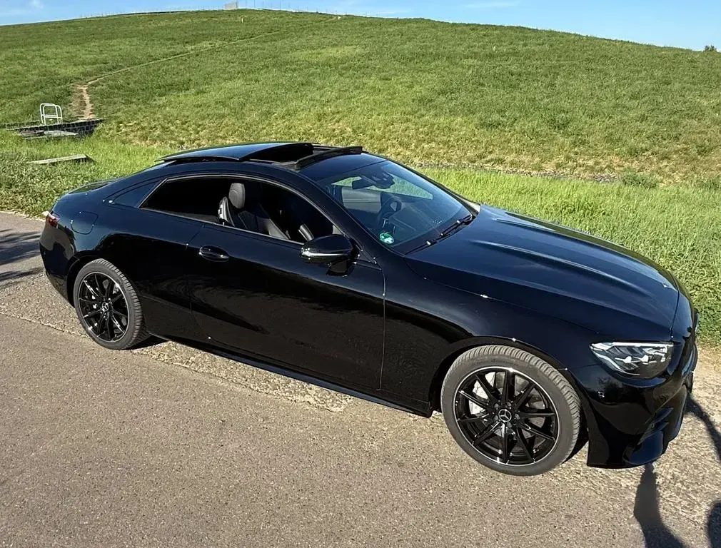 Gebraucht Mercedes E450 AMG line 367 PS (269 kW) 2023 Schwarz Coupé