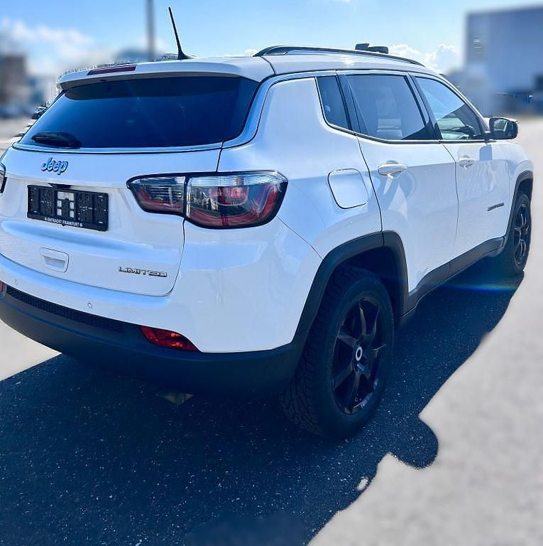 Gebraucht Jeep Compass Limited 140 PS (102 kW) 2018 Weiß SUV