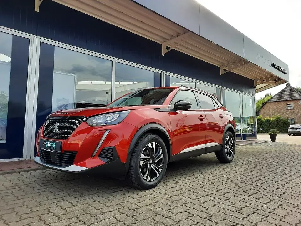 Gebraucht Peugeot 2008 Allure 131 PS (96 kW) 2022 Rot SUV