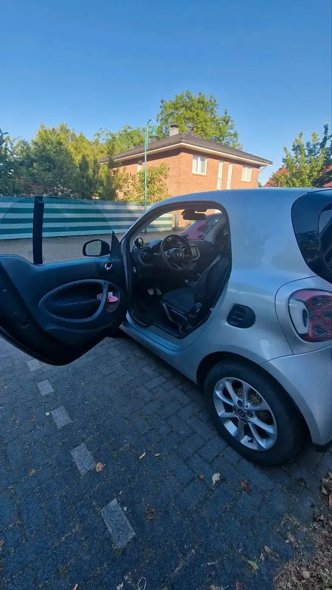 Gebraucht Smart ForTwo Coupé 60 kW (82 PS) 2020 Silber Kleinwagen