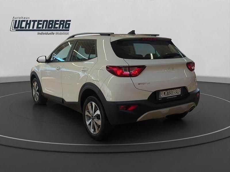 Gebraucht Kia Stonic Vision 101 PS (74 kW) 2023 Weiß SUV