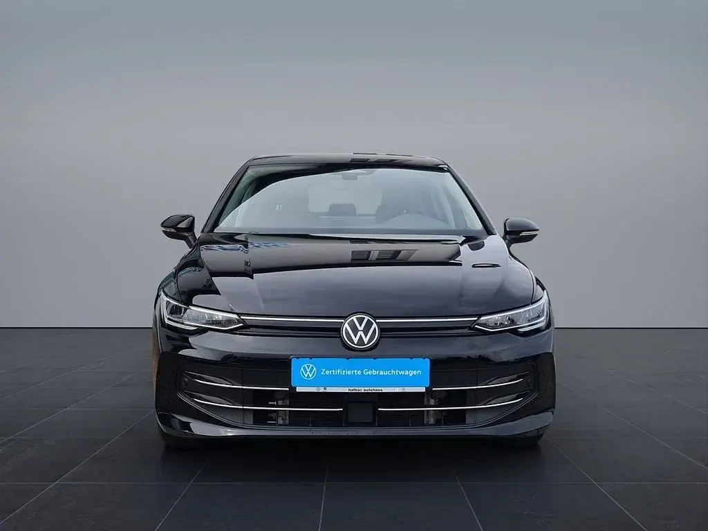 Gebraucht VW Golf VIII 116 PS (85 kW) 2025 Grenadillschwarz metallic Limousine