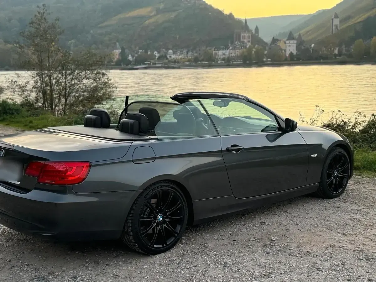 Gebraucht BMW 320 Cabriolet 184 PS (135 kW) 2013 Grau Cabrio