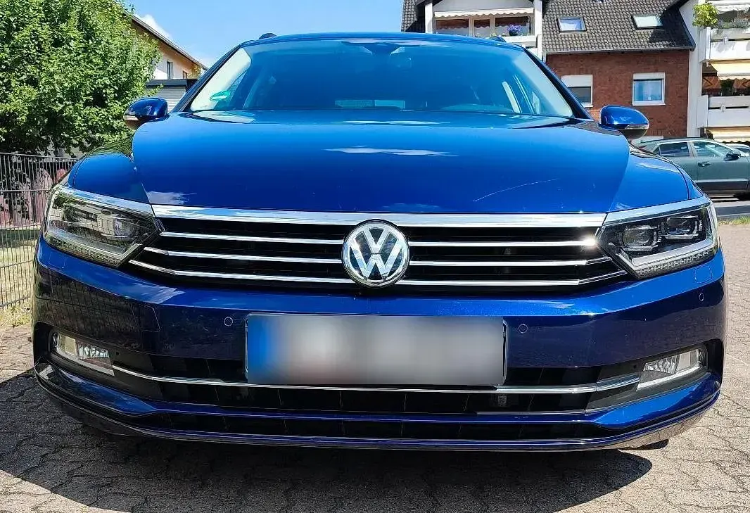 Gebraucht VW Passat 190 PS (139 kW) 2019 Blau Kombi