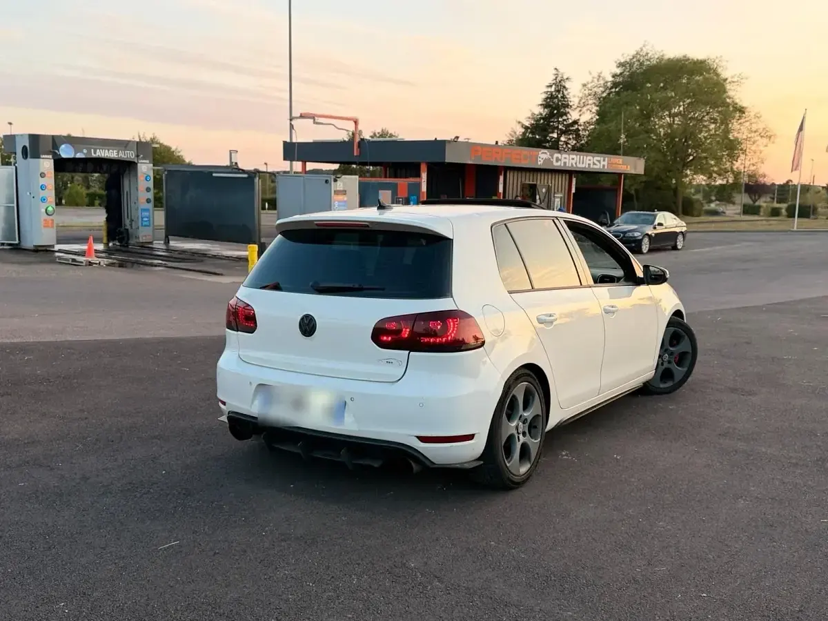 Gebraucht VW Golf VI GTI 210 PS (154 kW) 2009 Gelb Kleinwagen