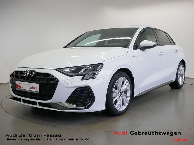 Gletscherweiss metallic Gebraucht 2025 Audi A3 S-Line Limousine | 35.205 € (Fairer Preis) - Bild 1/4