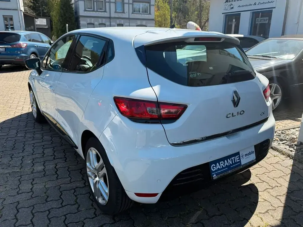 Gebraucht Renault Clio IV 90 PS (66 kW) 2018 Gletscherweiss Kombi