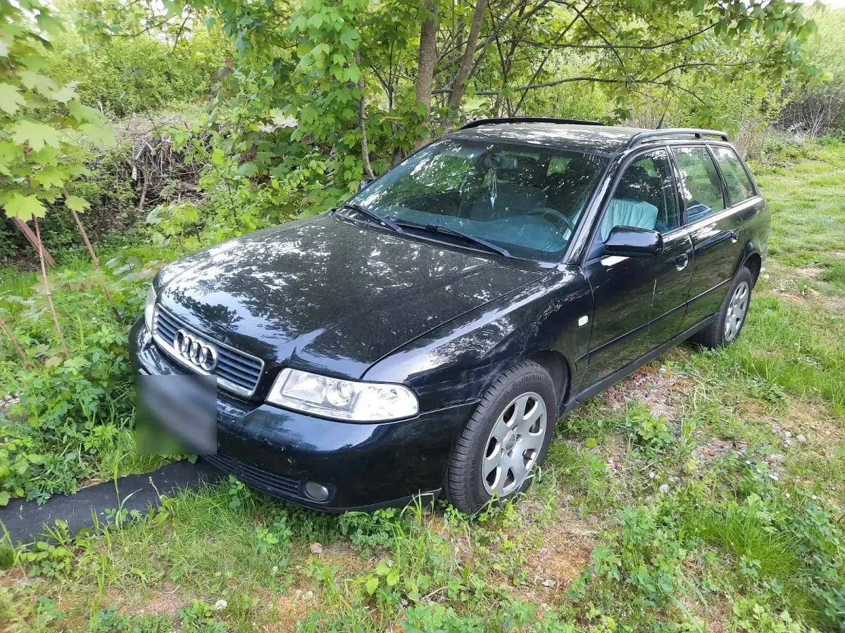 Second-hand Audi A4 116 CP (85 kW) 2000 Negru Break