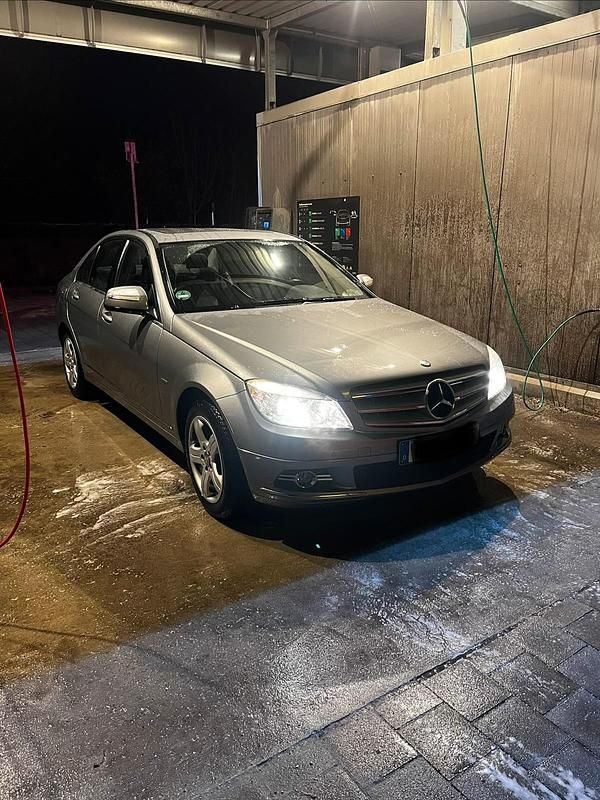 Silber Gebraucht 2007 Mercedes C220 Limousine | 6.030 € (Guter Preis) - Bild 1/4