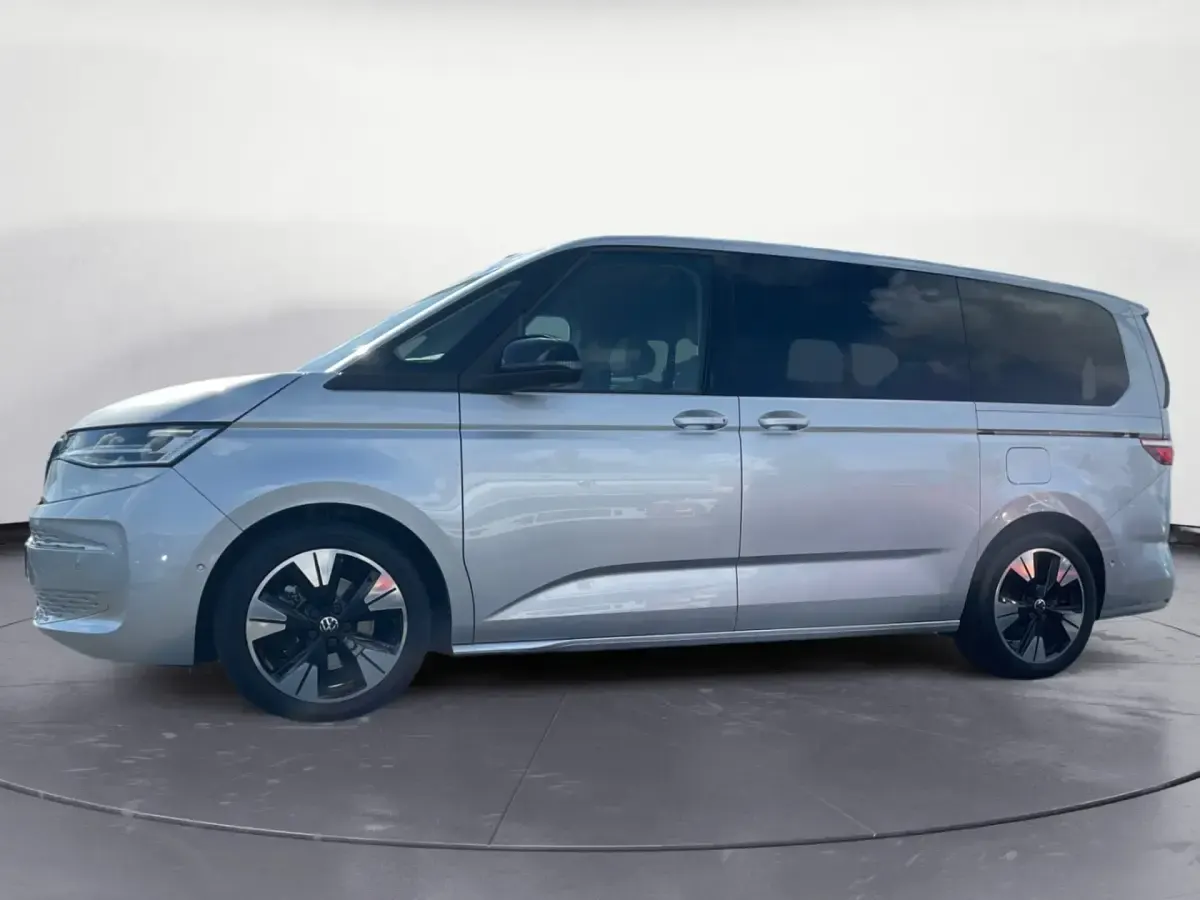Gebraucht VW Multivan Life 150 PS (110 kW) 2025 Silber Van / Kleinbus