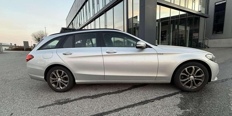 Second-hand Mercedes C220 170 CP (125 kW) 2015 Argintiu Break
