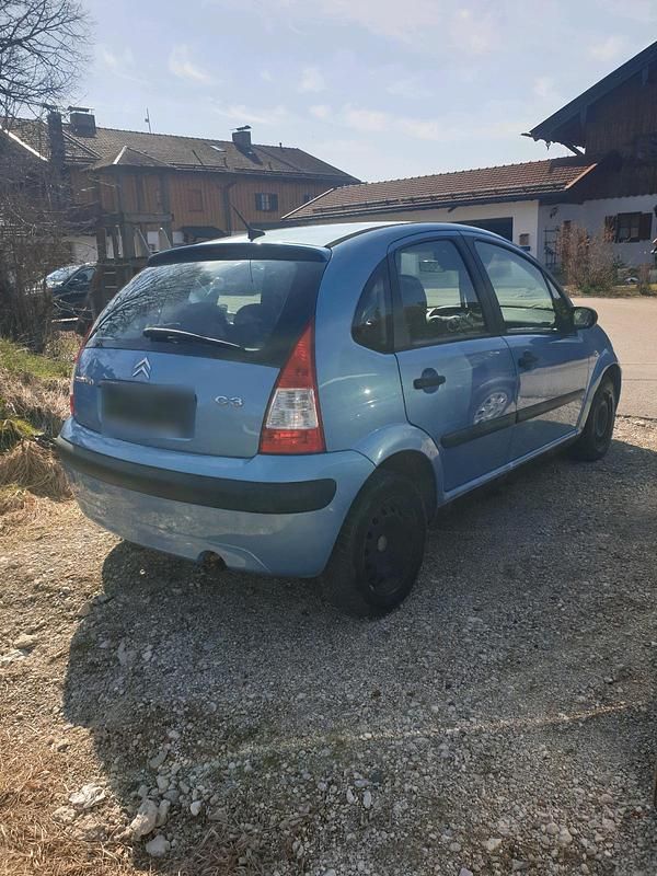 Second-hand Citroën C3 73 CP (53 kW) 2005 Albastru Hatchback