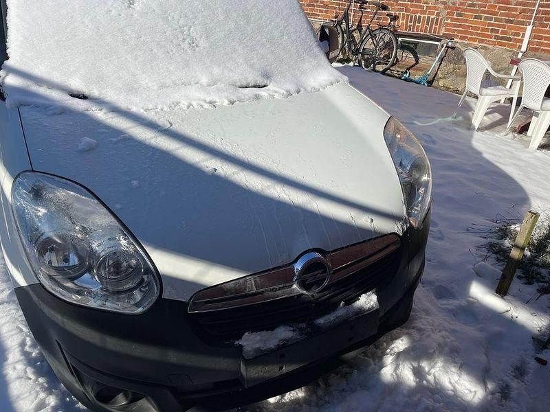 Gebraucht Opel Combo Selection 105 PS (77 kW) 2013 Weiß Van / Kleinbus