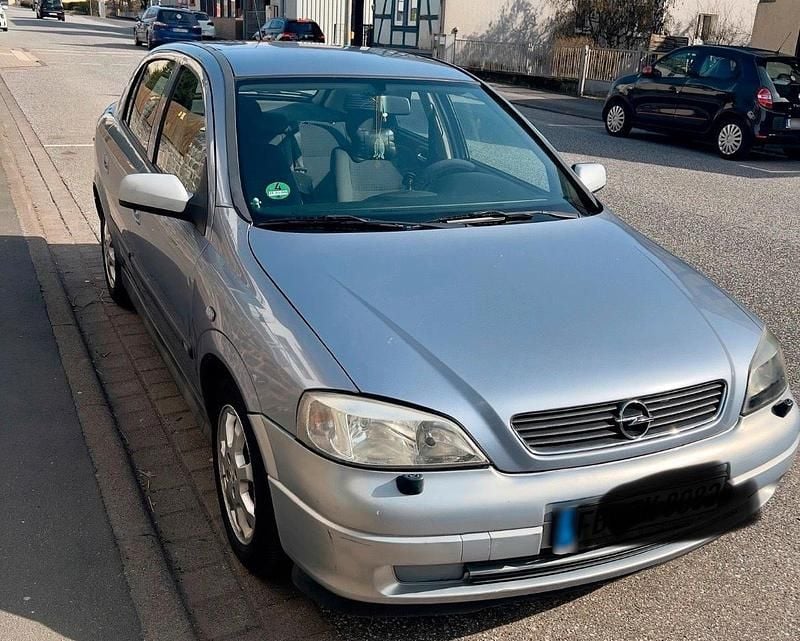 Gebraucht Opel Astra 105 PS (77 kW) 2004 Silber Limousine