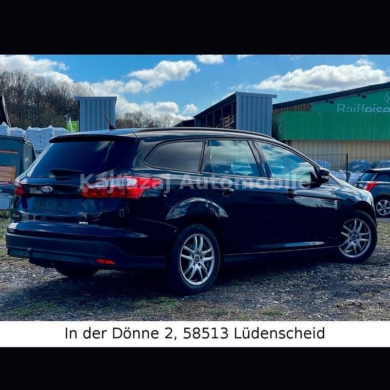 Używany Ford Focus Trend 115 KM (84 kW) 2012 Czarny Kombi