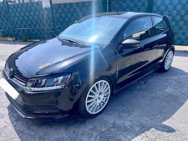 Schwarz Gebraucht 2014 VW Polo Sport Limousine | 2.490 € - Bild 1/4
