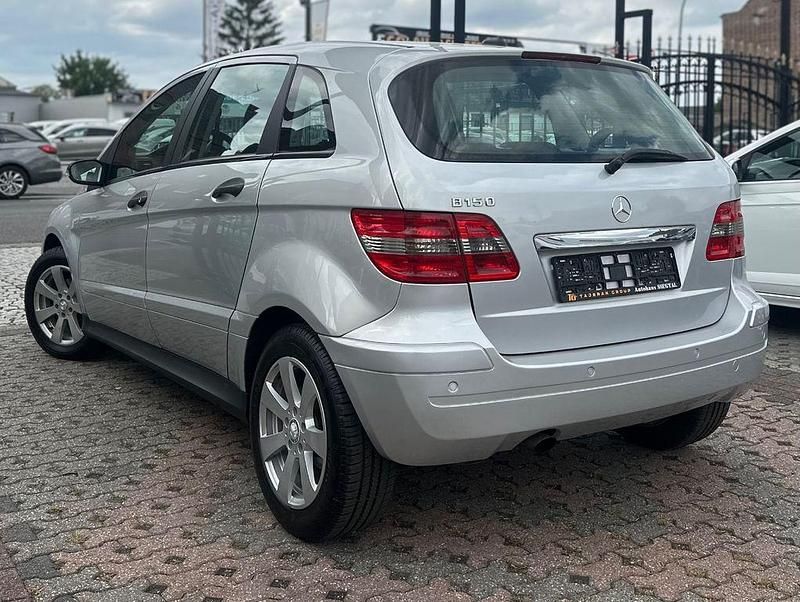 Gebraucht Mercedes B150 95 PS (69 kW) 2007 Silber Van / Kleinbus