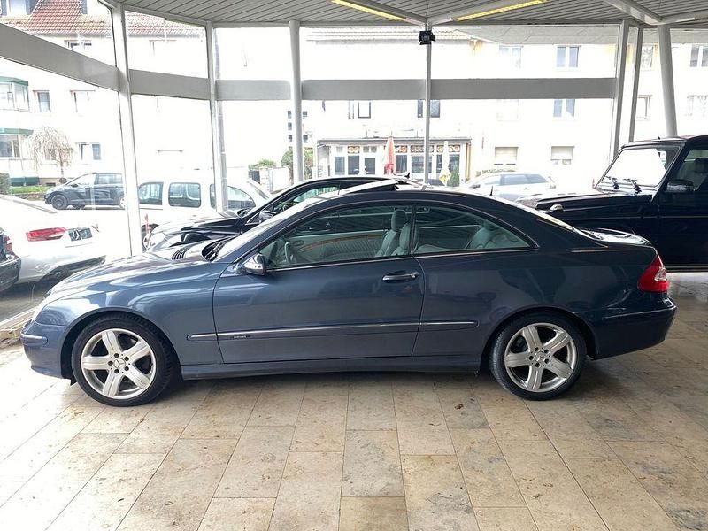 Gebraucht Mercedes CLK240 Elegance 170 PS (125 kW) 2003 Blau Coupé