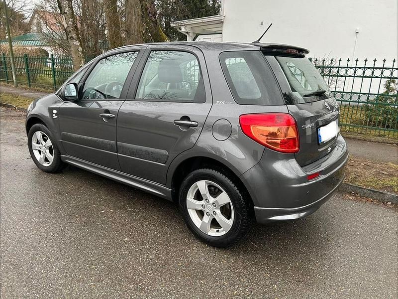 Gebraucht Suzuki SX4 Comfort 120 PS (88 kW) 2011 Grau Limousine
