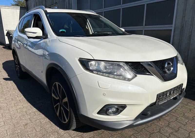 Weiß Gebraucht 2016 Nissan X-Trail 360º SUV | 11.999 € (Guter Preis) - Bild 1/4
