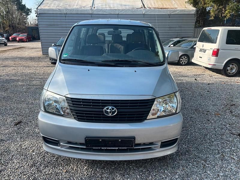 Gebraucht Toyota HiAce 117 PS (86 kW) 2007 Silber Van / Kleinbus