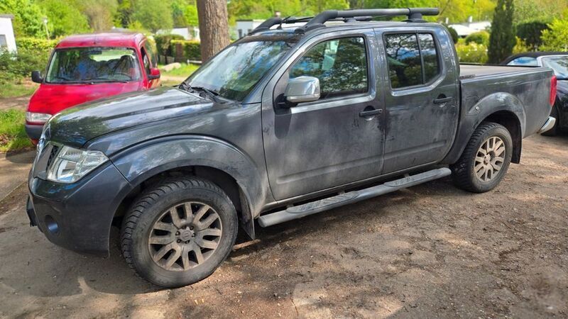 Grau Gebraucht 2015 Nissan Navara Abholung | 6.500 € (Superpreis) - Bild 1/4
