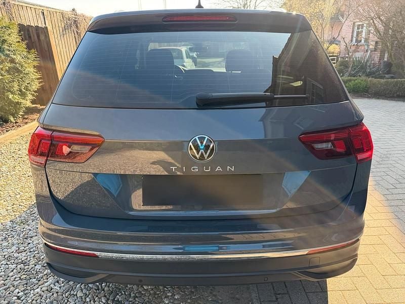 Gebraucht VW Tiguan 150 PS (110 kW) 2023 Grau SUV