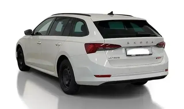 Gebraucht Skoda Octavia 150 PS (110 kW) 2023 Bila candy/candyweiss Kombi