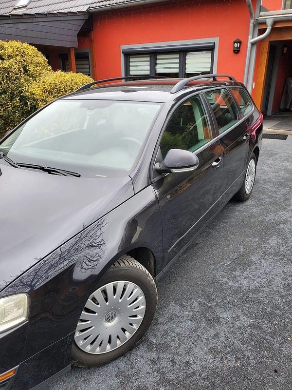 Gebraucht VW Passat 140 PS (102 kW) 2009 Schwarz Kombi