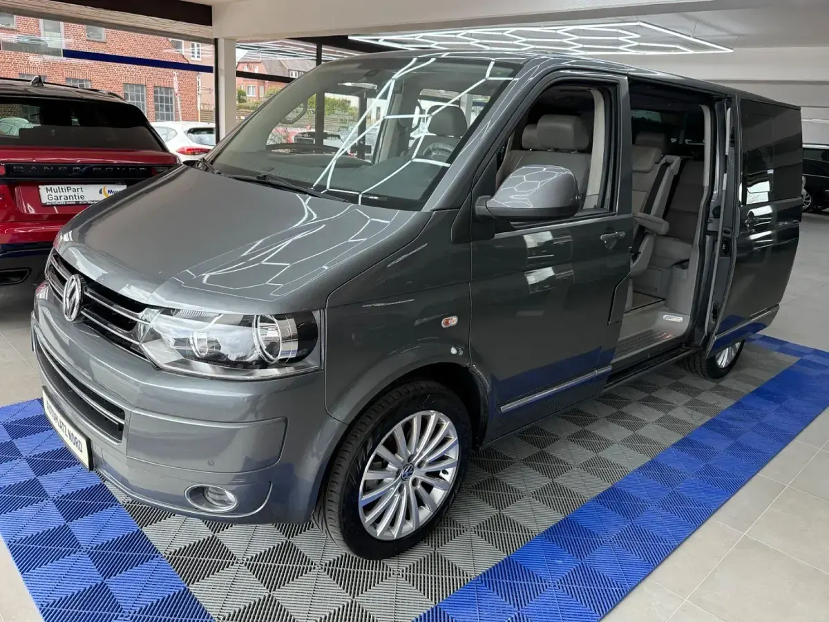 Gebraucht VW Multivan Highline 179 PS (131 kW) 2010 Grau Van / Kleinbus