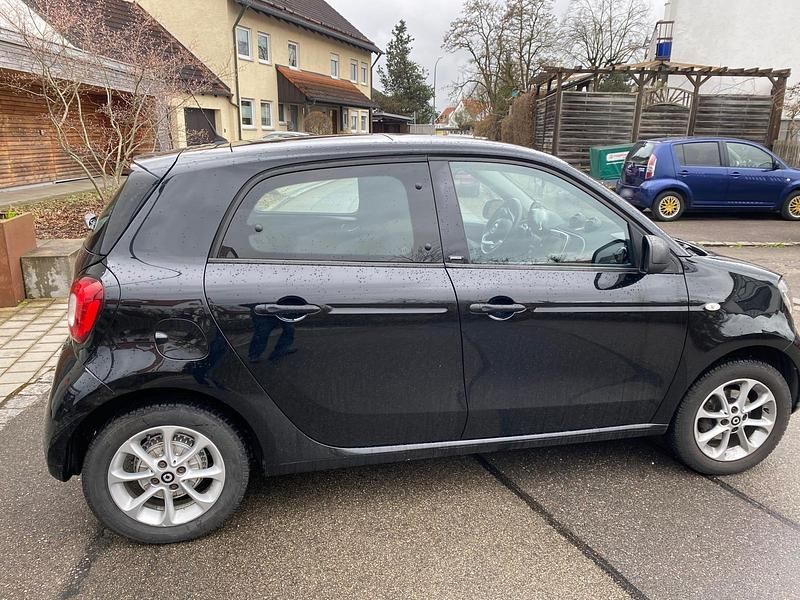 Gebraucht Smart ForFour Passion 71 PS (52 kW) 2018 Schwarz Kleinwagen