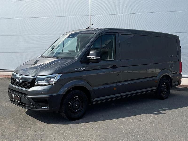 Neu MAN TGE 177 PS (130 kW) 2026 Grau Van