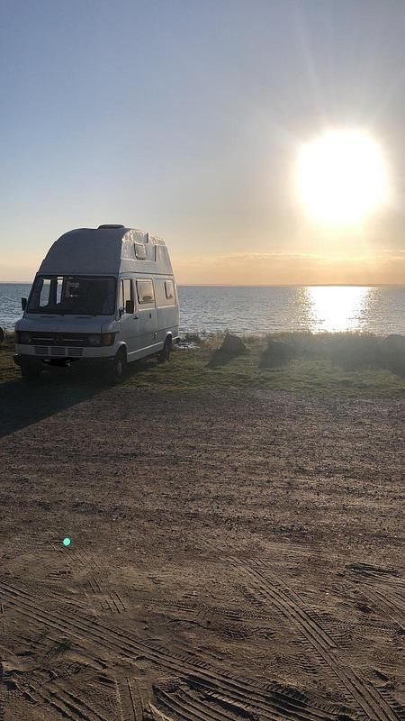 Weiß Gebraucht 1983 Mercedes T1 Van | 16.000 € - Bild 1/4