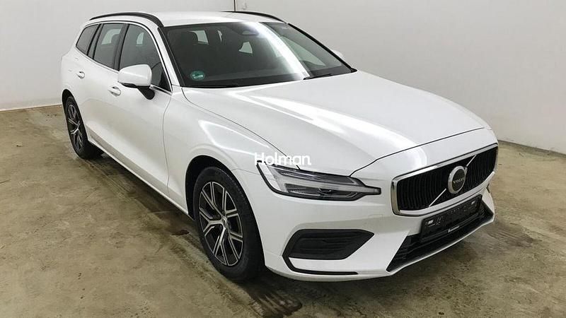 Gebraucht Volvo V60 Core 163 PS (119 kW) 2022 Weiß Kombi