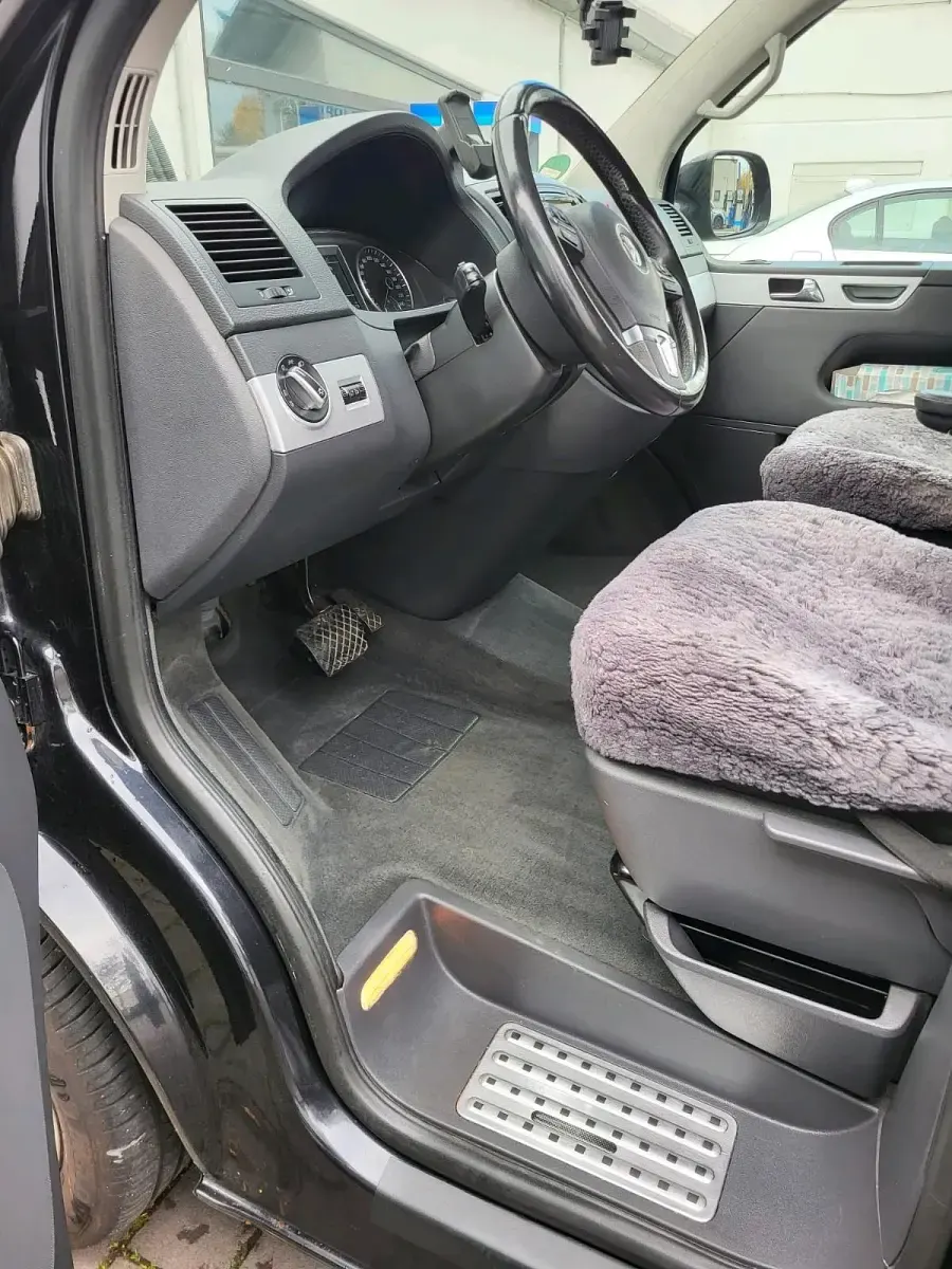 Gebraucht VW Multivan 180 PS (132 kW) 2014 Schwarz Van / Kleinbus