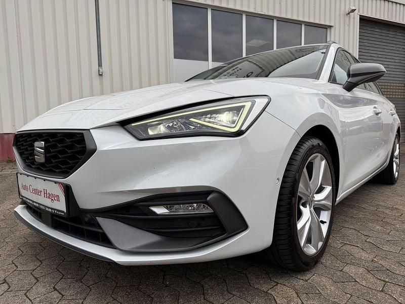 Weiß Gebraucht 2022 Seat Leon ST FR Kombi | 16.900 € (Guter Preis) - Bild 1/4