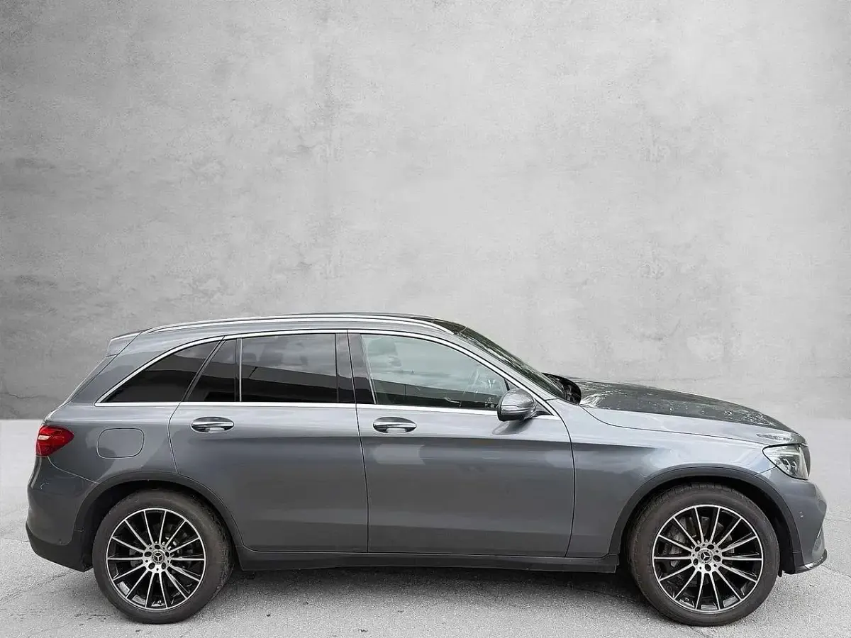 Gebraucht Mercedes GLC350 258 PS (189 kW) 2019 Selenitgrau metallic SUV