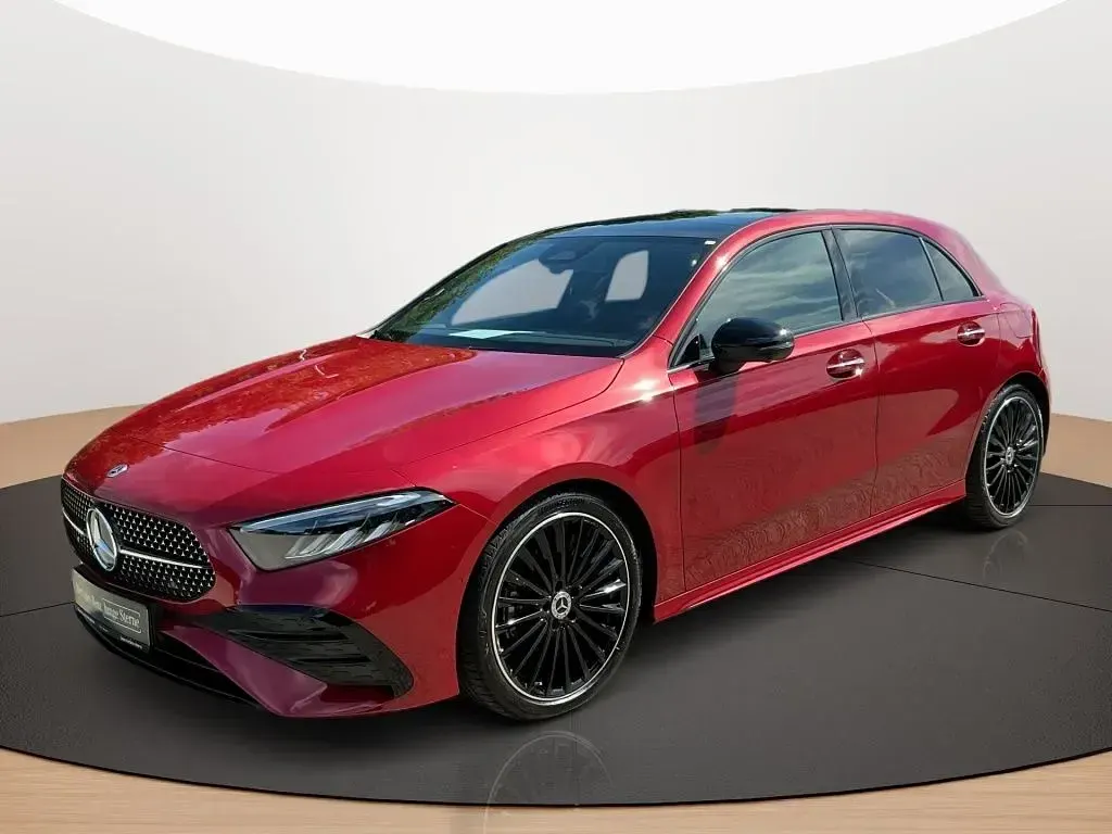 Gebraucht Mercedes A200 AMG 163 PS (119 kW) 2025 Rot Limousine