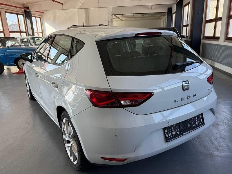 Gebraucht Seat Leon Style 122 PS (89 kW) 2013 Weiß Limousine