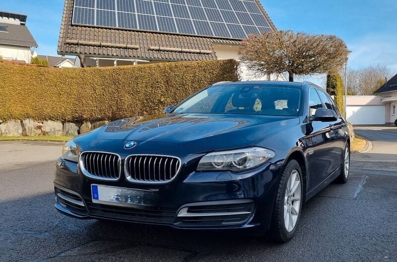Blau Gebraucht 2014 BMW 520 Kombi | 12.500 € (Superpreis) - Bild 1/4