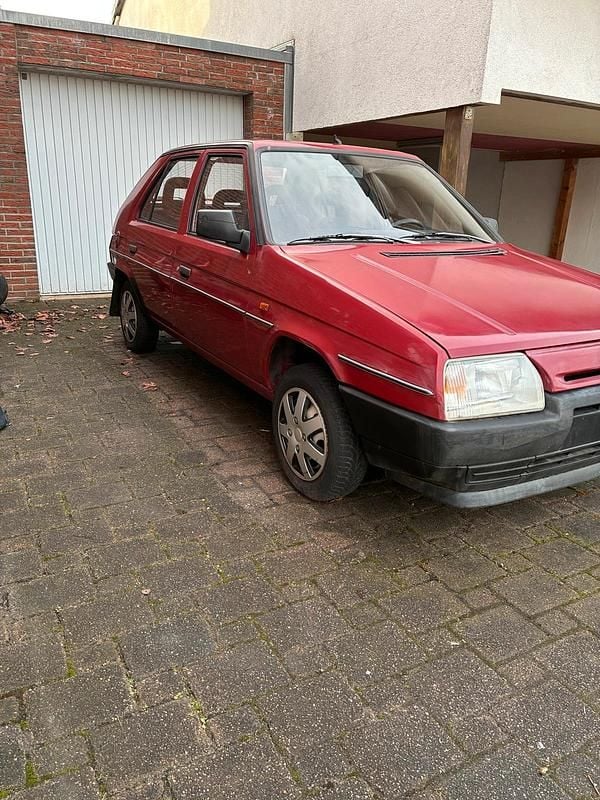 Gebraucht Skoda Favorit 54 PS (39 kW) 1993 Rot Kleinwagen